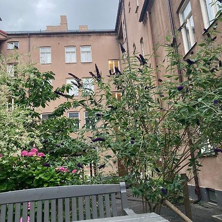 Rum Med Eget Badrum Och Stort, Delat Koek,Centralt I Malmoe A Room In An Apartment, Own Bathroom And Kitchen Shared With A Family Exteriör bild