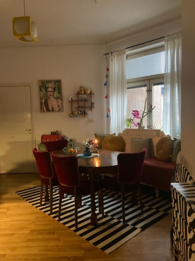 Rum Med Eget Badrum Och Stort, Delat Koek,Centralt I Malmoe A Room In An Apartment, Own Bathroom And Kitchen Shared With A Family Exteriör bild