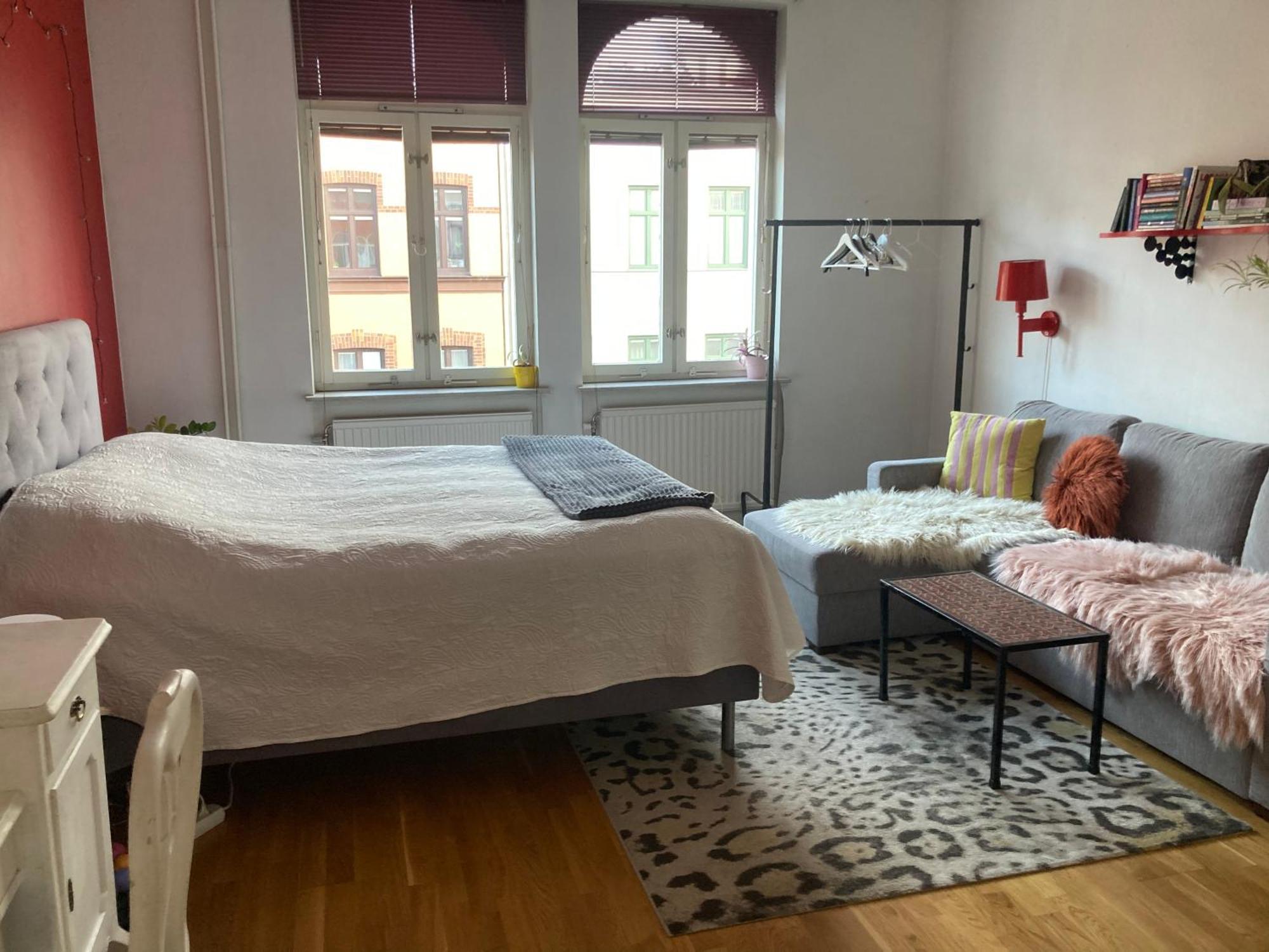 Rum Med Eget Badrum Och Stort, Delat Koek,Centralt I Malmoe A Room In An Apartment, Own Bathroom And Kitchen Shared With A Family Exteriör bild